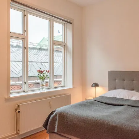 Spacious 3-bedroom In The Heart Of *