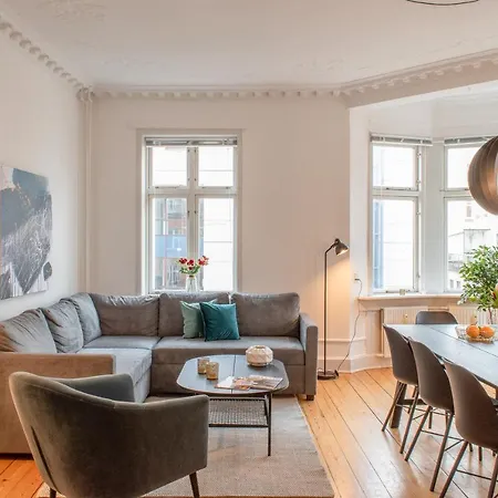 Spacious 3-bedroom In The Heart Of Апартаменты *